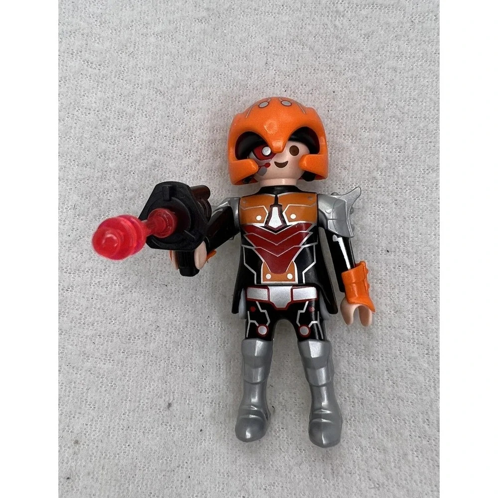 Playmobil 70160 Pink‎ Series 16 Figure CYBORG
